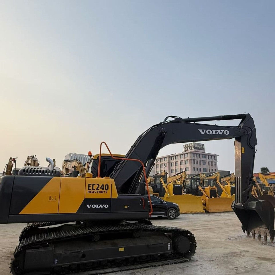 Volvo EC240 - حفار زحاف: صورة 2 Volvo EC240 - حفار زحاف: صورة 2