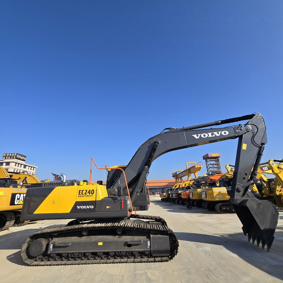 Volvo EC240 - حفار زحاف: صورة 4 Volvo EC240 - حفار زحاف: صورة 4