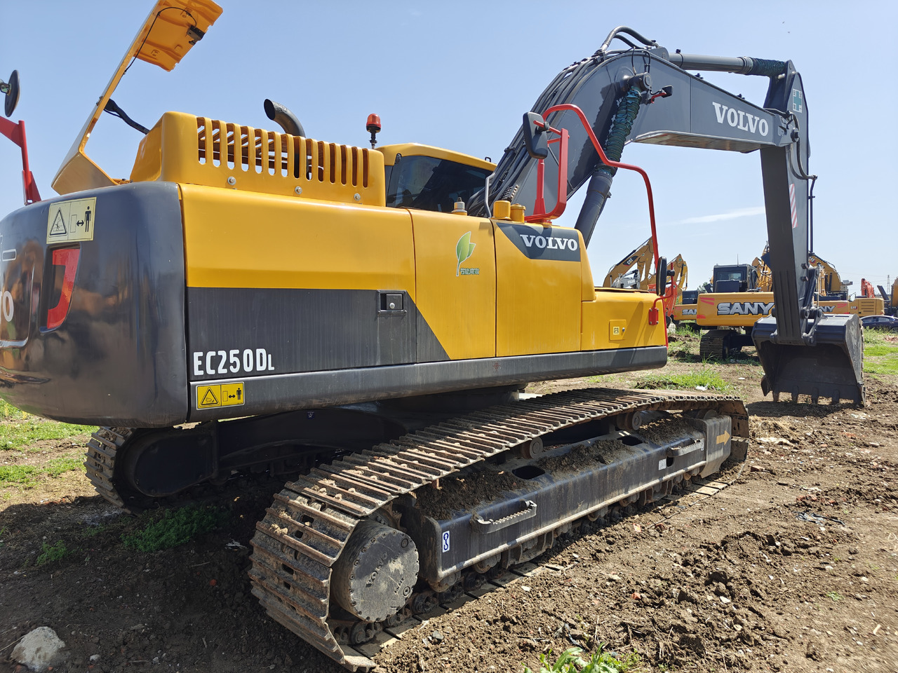 Volvo EC250D - حفار زحاف: صورة 1 Volvo EC250D - حفار زحاف: صورة 1