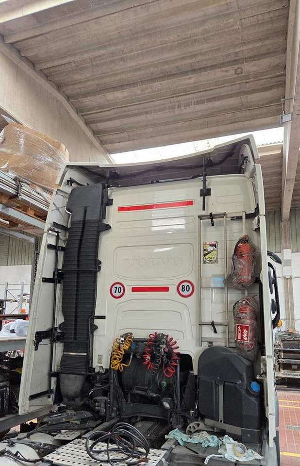 Cabina Volvo FH460 Alta Globetrotter - كابينة - شاحنة: صورة 1 Cabina Volvo FH460 Alta Globetrotter - كابينة - شاحنة: صورة 1