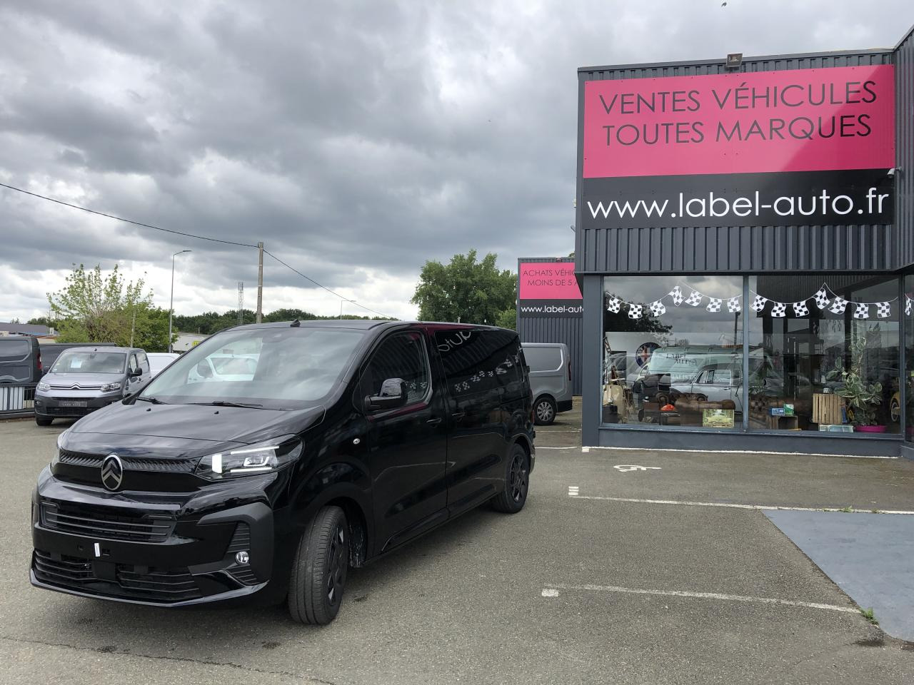CITROEN jumpy M 2.0 BLUEHDI 180CH S&S CABINE APPROFONDIE FIXE EAT8 - فان: صورة 5 CITROEN jumpy M 2.0 BLUEHDI 180CH S&S CABINE APPROFONDIE FIXE EAT8 - فان: صورة 5