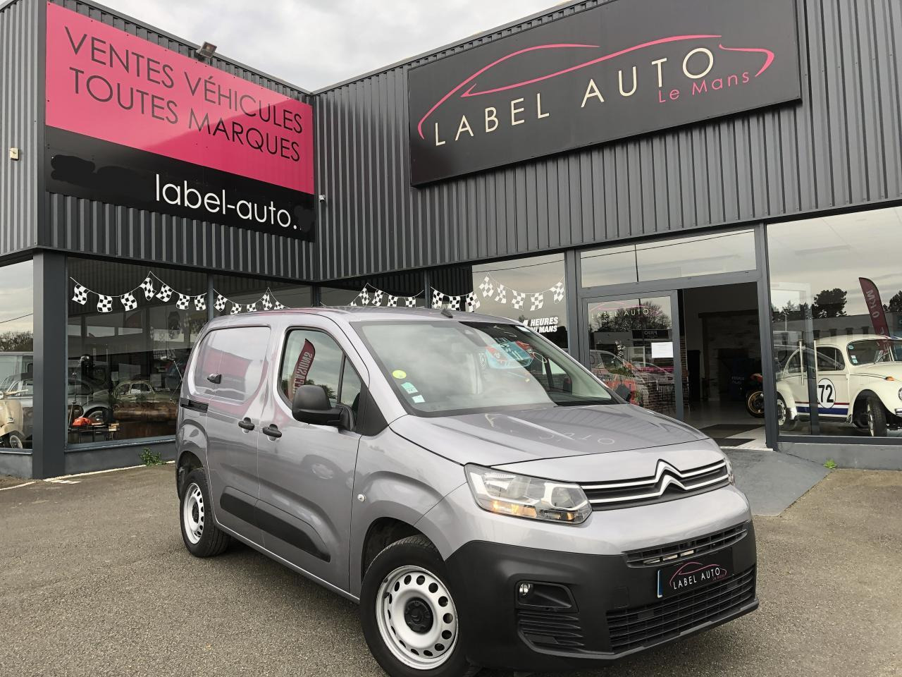 Citroen Berlingo M 1000KG BLUEHDI 130 S&S CLUB EAT8 - فان المدمجة: صورة 2 Citroen Berlingo M 1000KG BLUEHDI 130 S&S CLUB EAT8 - فان المدمجة: صورة 2