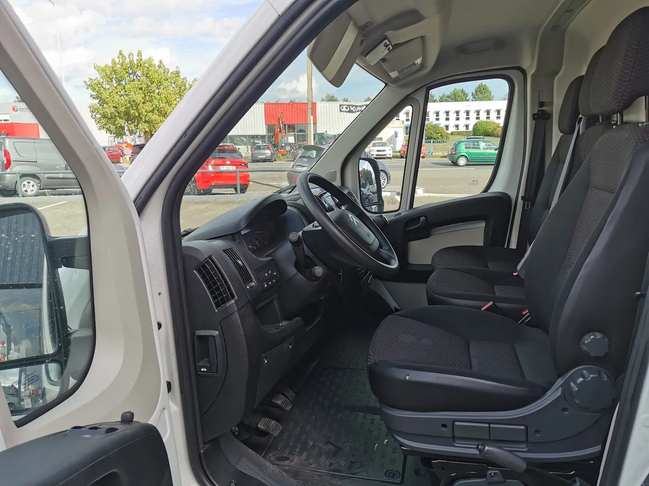Citroen Jumper 35 L3H2 2.2 BLUEHDI 140 S&S CLUB - فان: صورة 5 Citroen Jumper 35 L3H2 2.2 BLUEHDI 140 S&S CLUB - فان: صورة 5