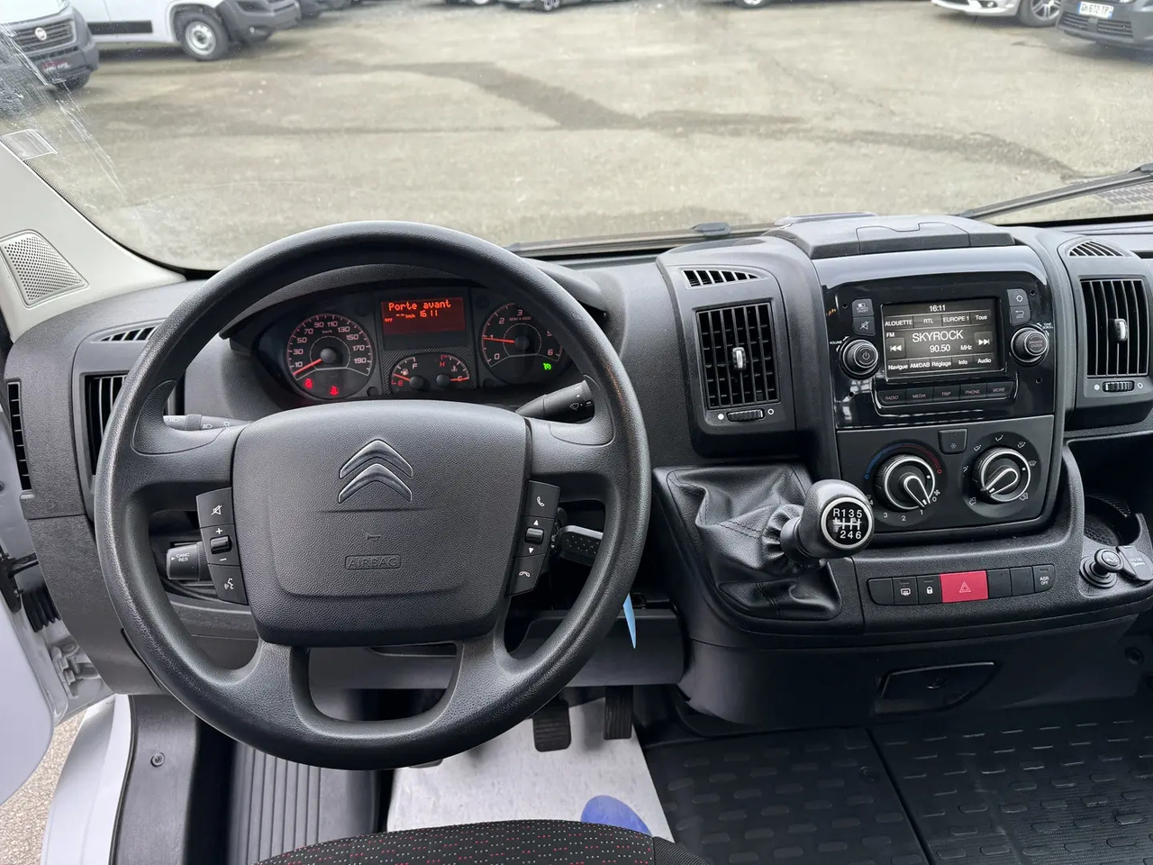 Citroen Jumper 4-35 L4 2.2 BLUEHDI 140 S&S CONTROL - شاحنة مفتوحة: صورة 4 Citroen Jumper 4-35 L4 2.2 BLUEHDI 140 S&S CONTROL - شاحنة مفتوحة: صورة 4