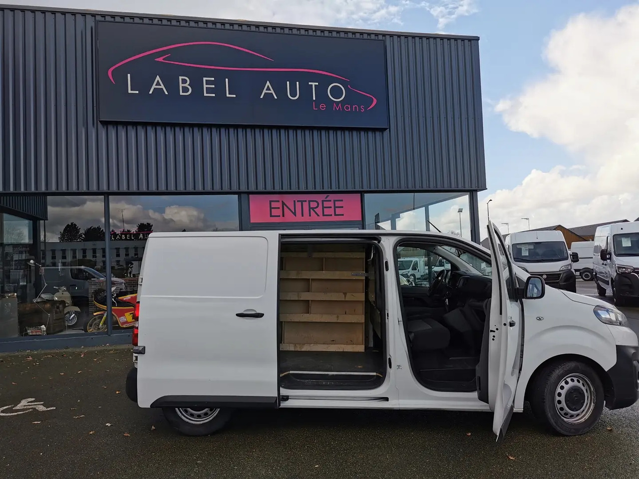 Citroen Jumpy M 1.5 BLUEHDI 120CH S&S DRIVER Citroen Jumpy M 1.5 BLUEHDI 120CH S&S DRIVER: صورة 7