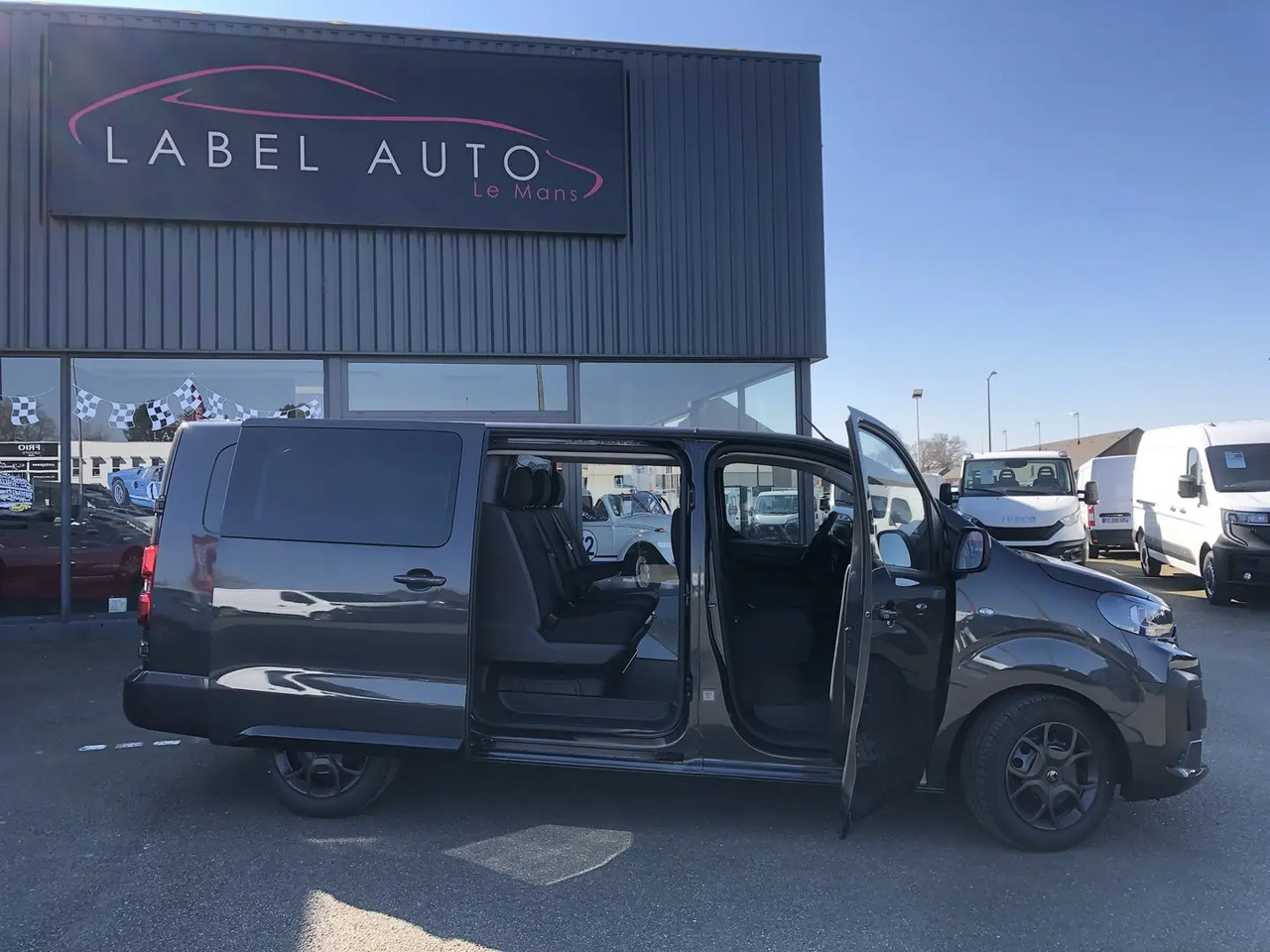 Citroen Jumpy XL 2.0 BLUEHDI 180CH S&S CABINE APPROFONDIE FIXE EAT8 - الشاحنات الصغيرة كابينة مزدوجة: صورة 3 Citroen Jumpy XL 2.0 BLUEHDI 180CH S&S CABINE APPROFONDIE FIXE EAT8 - الشاحنات الصغيرة كابينة مزدوجة: صورة 3