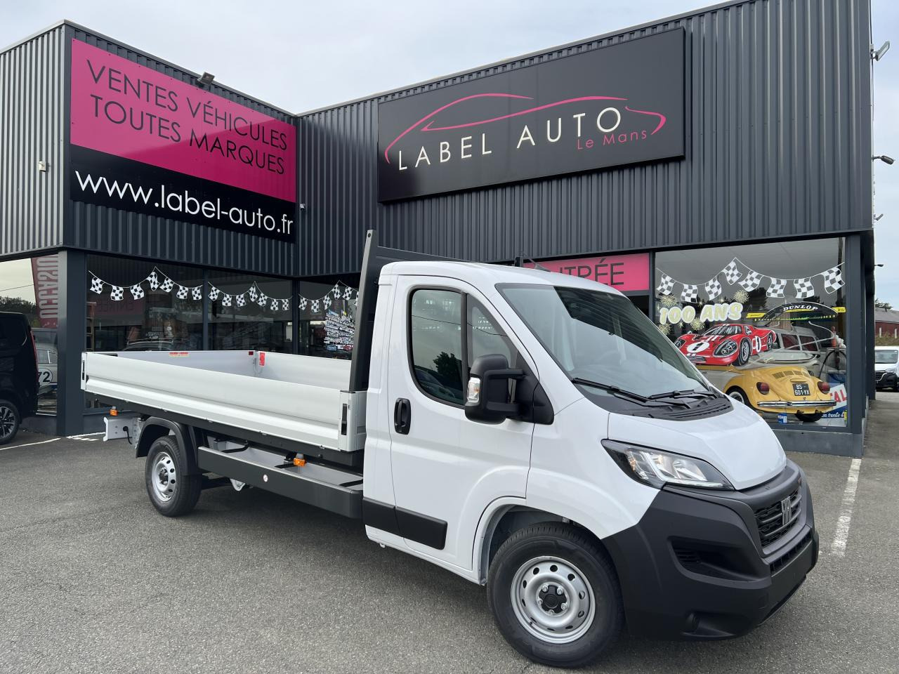 FIAT DUCATO 3T5 PLATEAU 4M20 2.3 MJT 140CH - شاحنة مفتوحة: صورة 4 FIAT DUCATO 3T5 PLATEAU 4M20 2.3 MJT 140CH - شاحنة مفتوحة: صورة 4