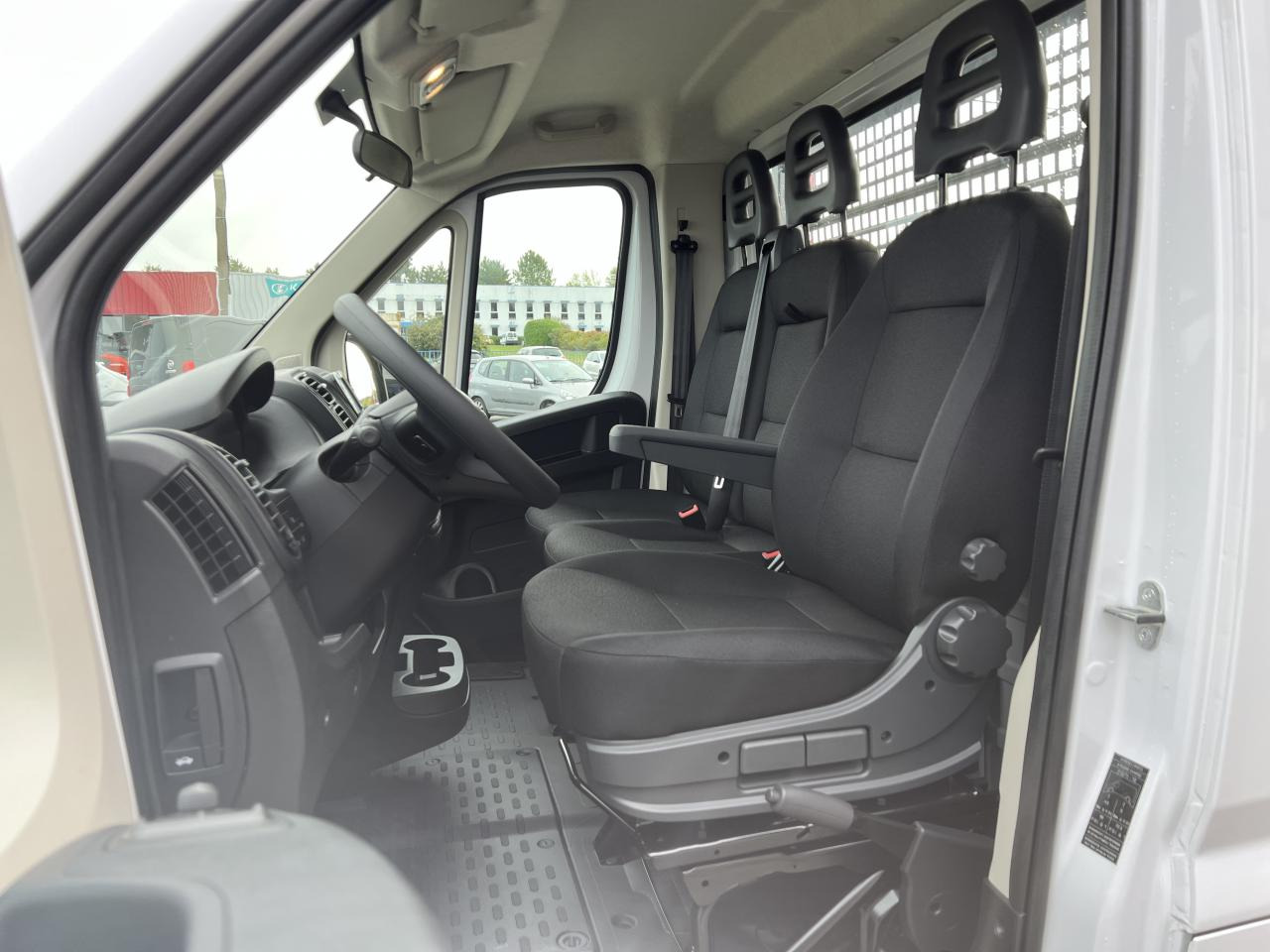 FIAT DUCATO 3T5 PLATEAU 4M20 2.3 MJT 140CH - شاحنة مفتوحة: صورة 5 FIAT DUCATO 3T5 PLATEAU 4M20 2.3 MJT 140CH - شاحنة مفتوحة: صورة 5