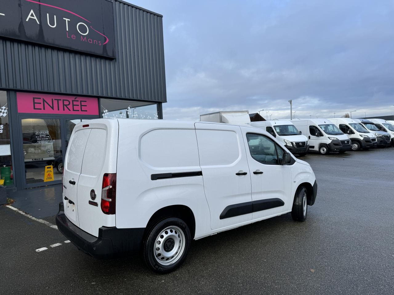 FIAT Doblo XL 950KG 1.5 BlueHDi S&S - 130 - BV EAT8 III FOURGON Fourgon XL PHASE 2 - فان: صورة 1 FIAT Doblo XL 950KG 1.5 BlueHDi S&S - 130 - BV EAT8 III FOURGON Fourgon XL PHASE 2 - فان: صورة 1