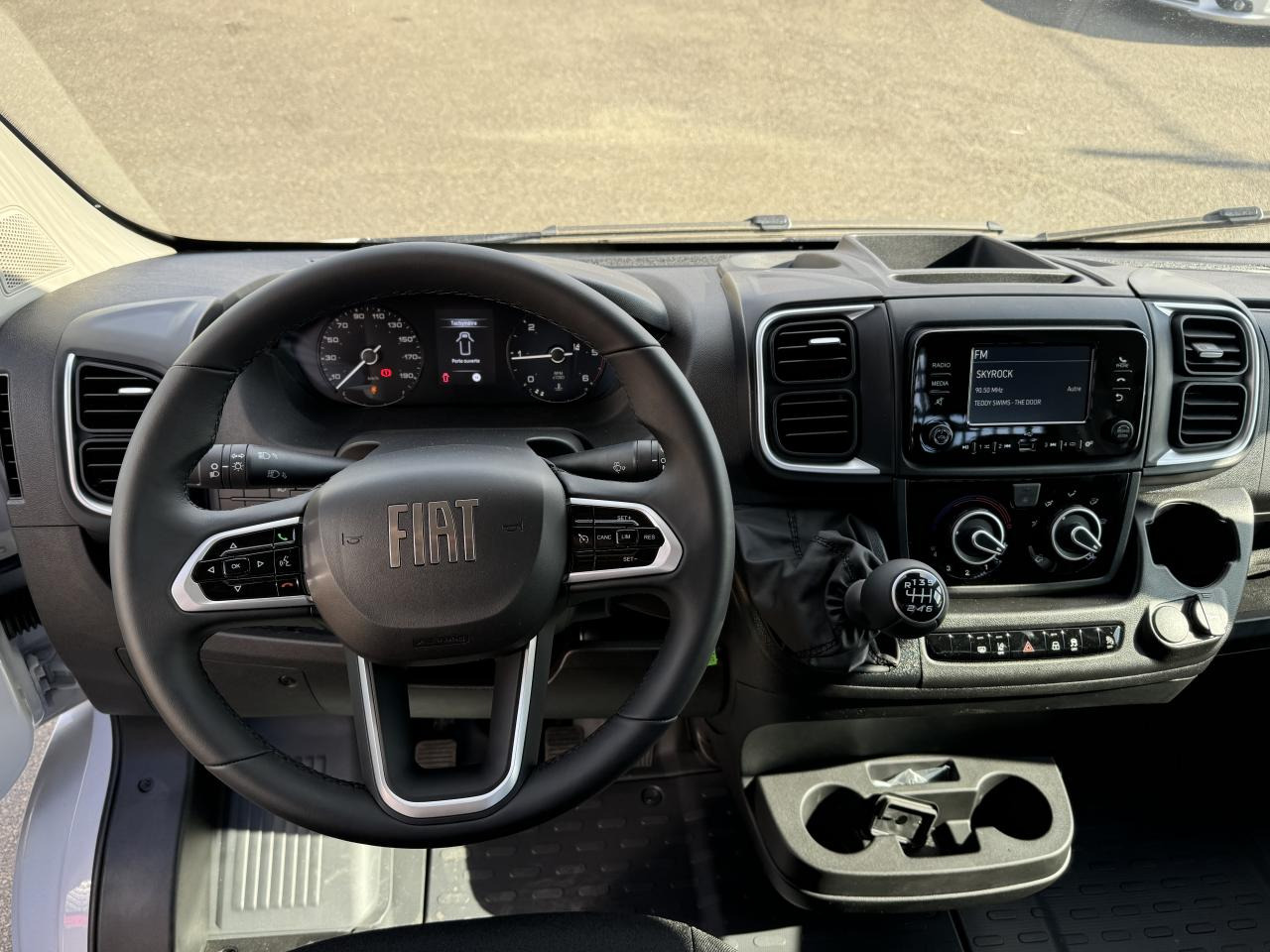 FIAT Ducato Maxi 3.5 XL 2.2 - 140 S&S III PLATEAU CABINE Plateau cabine Maxi 3.5 XL PHASE 4 - شاحنة مفتوحة: صورة 5 FIAT Ducato Maxi 3.5 XL 2.2 - 140 S&S III PLATEAU CABINE Plateau cabine Maxi 3.5 XL PHASE 4 - شاحنة مفتوحة: صورة 5