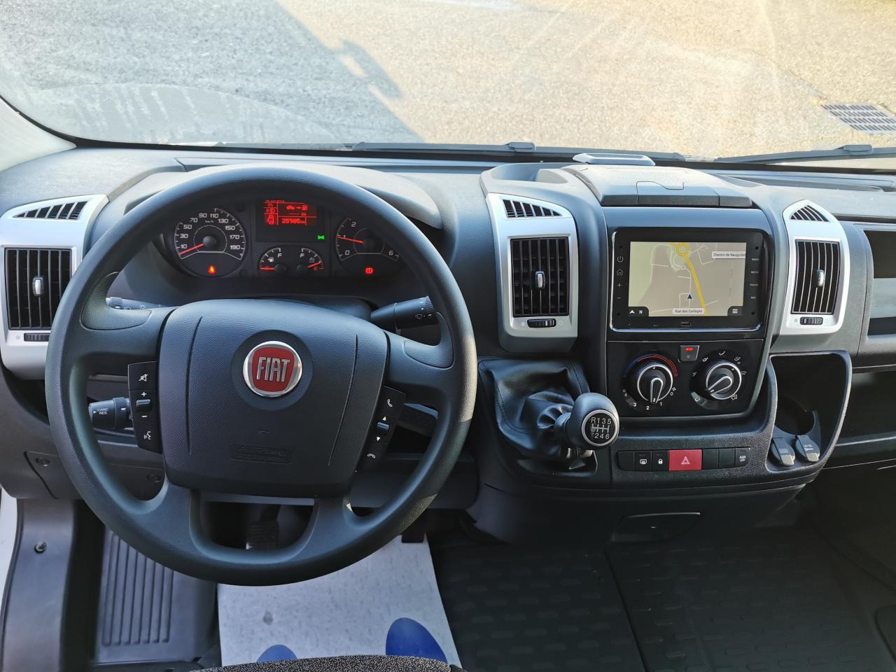 FIAT Ducato Maxi HD 3.5 L 2.2 Multijet 3 - 140 III TRANSPORTS SPECIFIQUES Grand Volume 20m3 + hayon 750 - شاحنة مغلقة الصندوق: صورة 4 FIAT Ducato Maxi HD 3.5 L 2.2 Multijet 3 - 140 III TRANSPORTS SPECIFIQUES Grand Volume 20m3 + hayon 750 - شاحنة مغلقة الصندوق: صورة 4