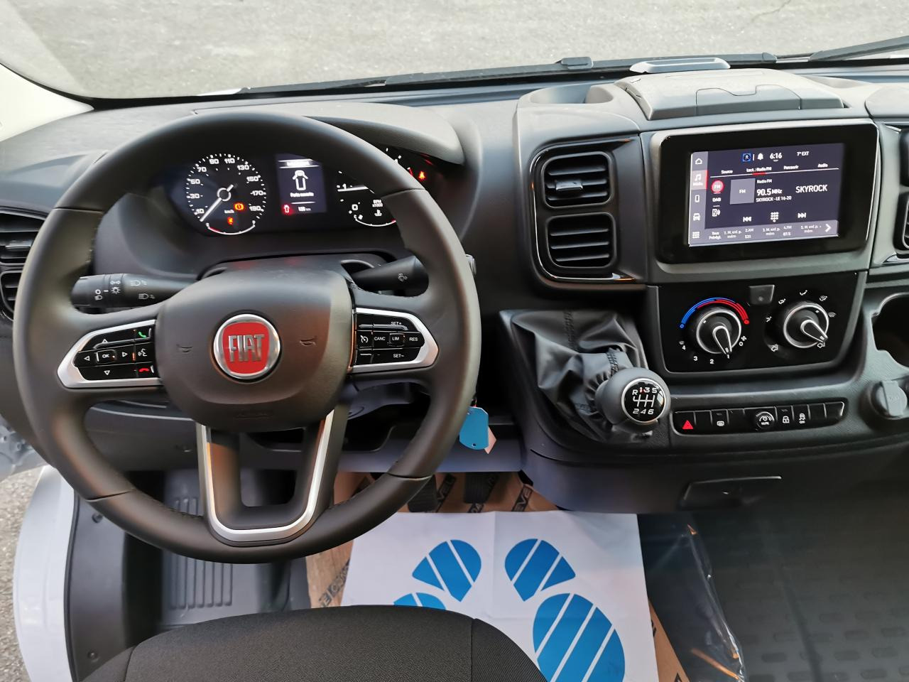 FIAT Ducato Tôlé Maxi 3.5 XL H2 2.2 - 140 S&S III FOURGON TOLE Fourgon Tôlé - فان: صورة 4 FIAT Ducato Tôlé Maxi 3.5 XL H2 2.2 - 140 S&S III FOURGON TOLE Fourgon Tôlé - فان: صورة 4