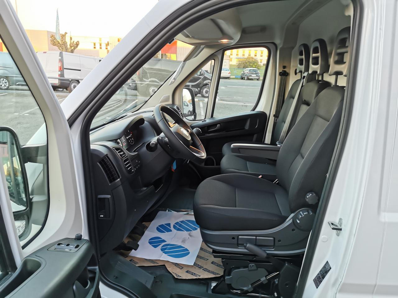 FIAT Ducato Tôlé Maxi 3.5 XL H2 2.2 - 140 S&S III FOURGON TOLE Fourgon Tôlé - فان: صورة 5 FIAT Ducato Tôlé Maxi 3.5 XL H2 2.2 - 140 S&S III FOURGON TOLE Fourgon Tôlé - فان: صورة 5