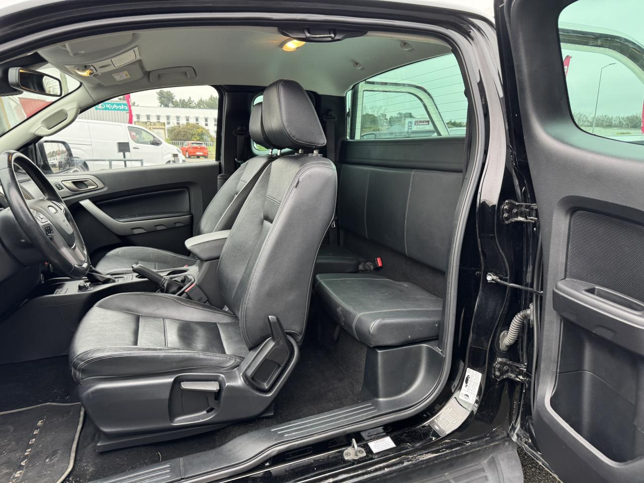 FORD RANGER 2.0 ECOBLUE 170CH SUPER CABINE XLT - شاحنة البيك أب: صورة 4 FORD RANGER 2.0 ECOBLUE 170CH SUPER CABINE XLT - شاحنة البيك أب: صورة 4