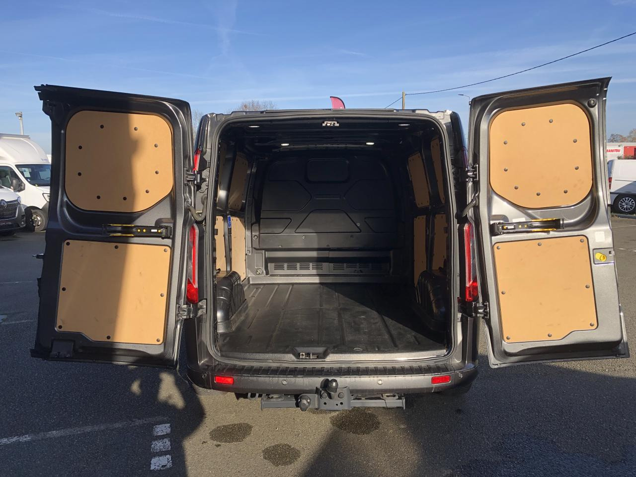 FORD Transit Custom 2.0 TDCi - 170 - BVA S&S TRANSIT CUSTOM FOURGON Fourgon 290 L1H1 Sport PHASE 2 - فان: صورة 2 FORD Transit Custom 2.0 TDCi - 170 - BVA S&S TRANSIT CUSTOM FOURGON Fourgon 290 L1H1 Sport PHASE 2 - فان: صورة 2