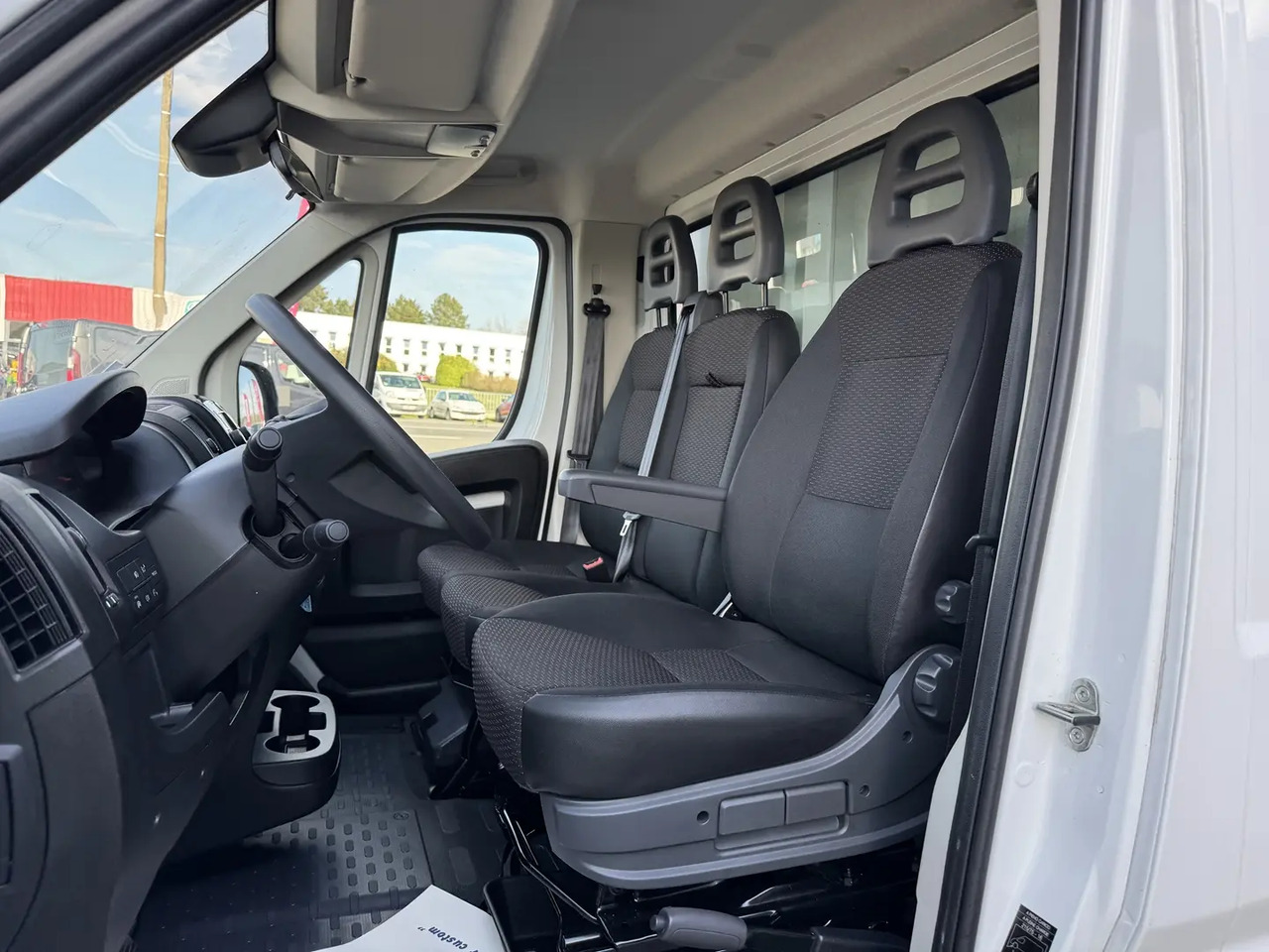 Fiat Ducato CCB 3.5 MAXI HD M 2.3 MULTIJET 130CH BUSINESS - شاحنة مغلقة الصندوق: صورة 5 Fiat Ducato CCB 3.5 MAXI HD M 2.3 MULTIJET 130CH BUSINESS - شاحنة مغلقة الصندوق: صورة 5