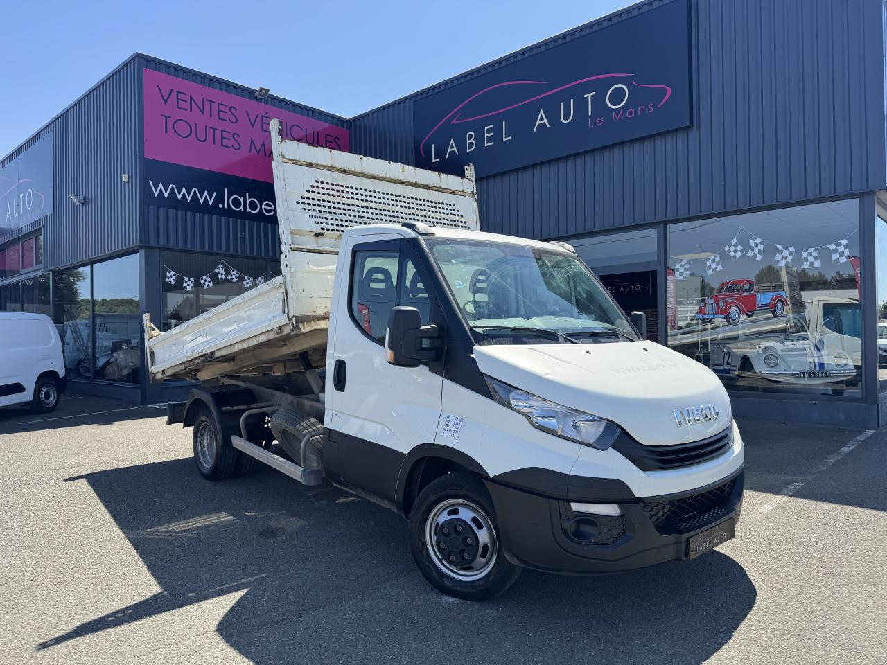 IVECO Daily 35 C 14 S&S (Quad-Leaf) CHASSIS CABINE 2014 35C/35S Chassis cabine 35 C Epmt.3.45 PHASE 3 - قلاب صغير: صورة 3 IVECO Daily 35 C 14 S&S (Quad-Leaf) CHASSIS CABINE 2014 35C/35S Chassis cabine 35 C Epmt.3.45 PHASE 3 - قلاب صغير: صورة 3