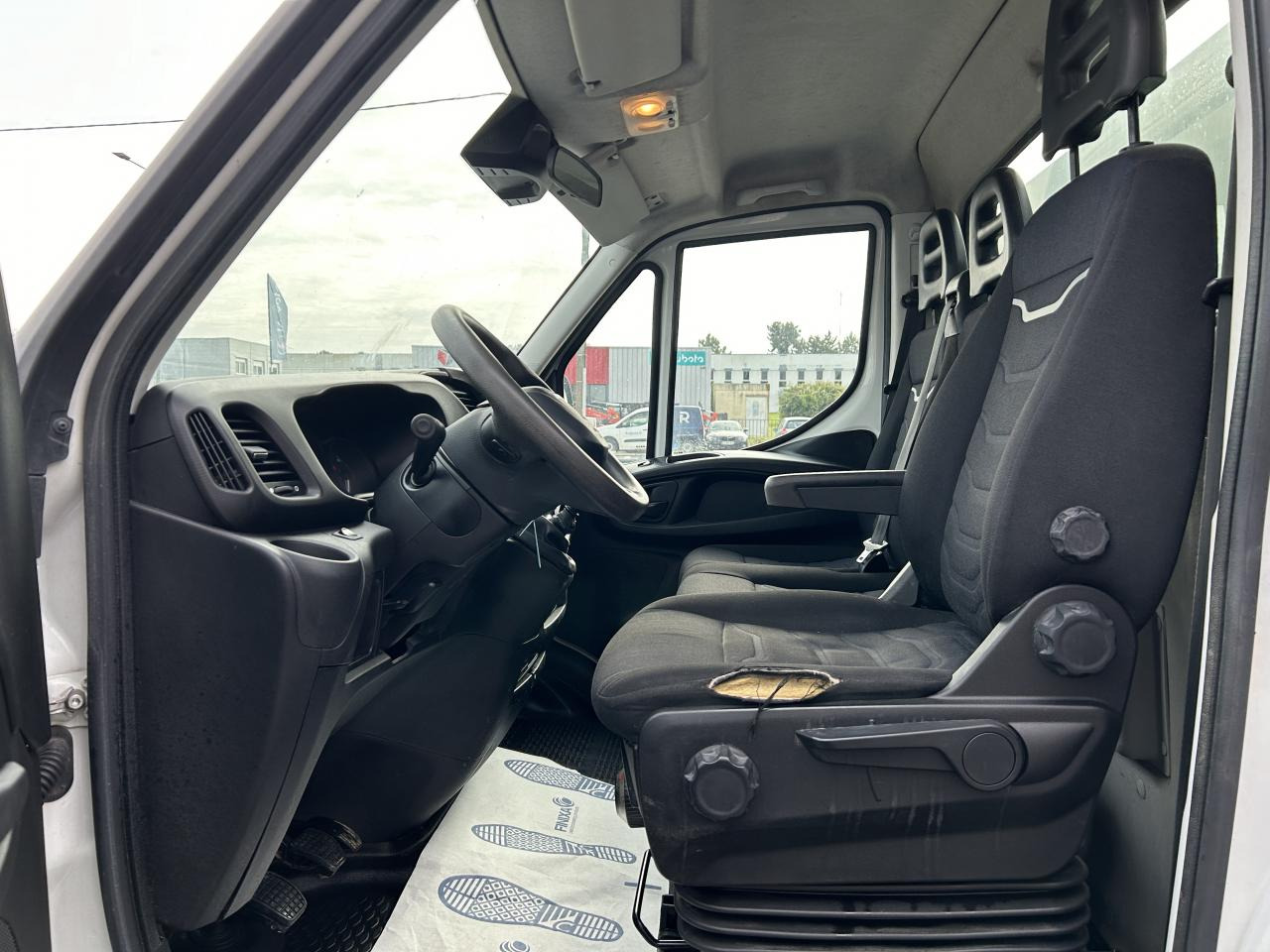 IVECO Daily 35 C 14 S&S (Quad-Leaf) CHASSIS CABINE 2014 35C/35S Chassis cabine 35 C Epmt.3.75 PHASE 3 - قلاب صغير: صورة 4 IVECO Daily 35 C 14 S&S (Quad-Leaf) CHASSIS CABINE 2014 35C/35S Chassis cabine 35 C Epmt.3.75 PHASE 3 - قلاب صغير: صورة 4