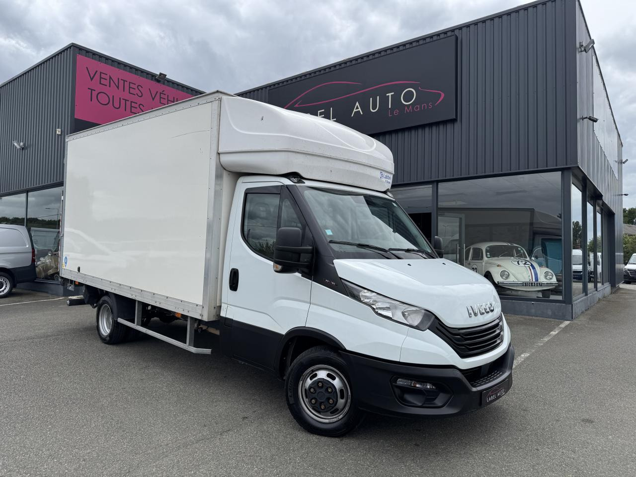 IVECO Daily 35C16 CAISSE HAYON 20M3 RJ 3.0L 160CH - شاحنة مغلقة الصندوق: صورة 3 IVECO Daily 35C16 CAISSE HAYON 20M3 RJ 3.0L 160CH - شاحنة مغلقة الصندوق: صورة 3