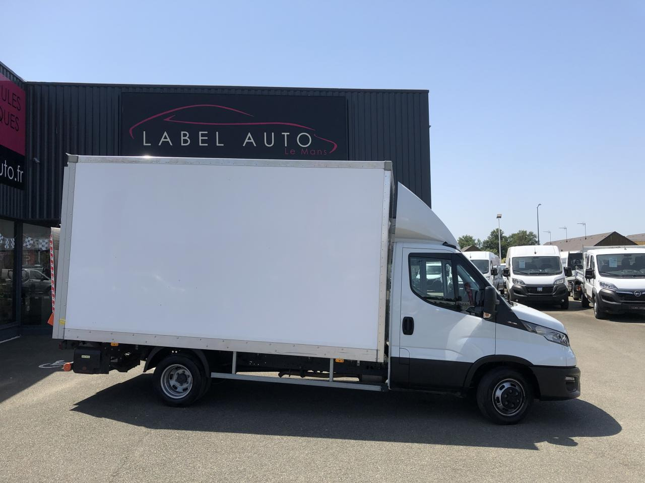 Iveco Daily 35 C 16 CAISSE HAYON 20M3 - شاحنة مغلقة الصندوق: صورة 1 Iveco Daily 35 C 16 CAISSE HAYON 20M3 - شاحنة مغلقة الصندوق: صورة 1