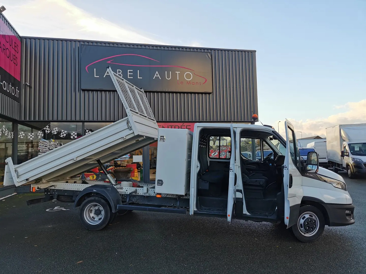 Iveco Daily 35C14H EMPATTEMENT 3750 - قلاب صغير, الشاحنات الصغيرة كابينة مزدوجة: صورة 1 Iveco Daily 35C14H EMPATTEMENT 3750 - قلاب صغير, الشاحنات الصغيرة كابينة مزدوجة: صورة 1