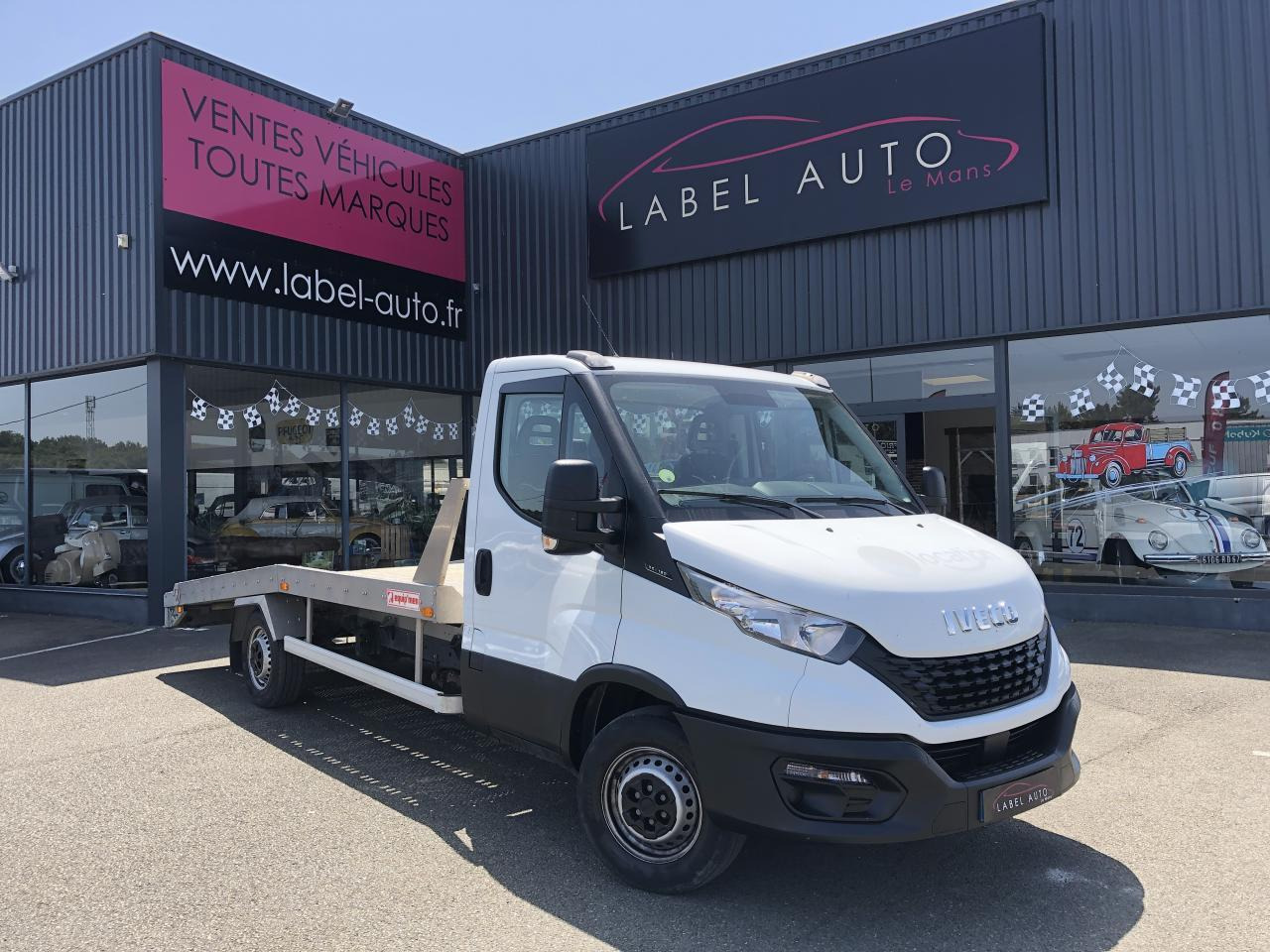 Iveco Daily IVECO PORTE VOITURE DEPANNEUSE 35 S 16 3L0 160 CH EMPATTEMENT 4100 PLATEAU FIX'ALU EQUIP'M - شاحنة نقل سيارات شاحنة: صورة 2 Iveco Daily IVECO PORTE VOITURE DEPANNEUSE 35 S 16 3L0 160 CH EMPATTEMENT 4100 PLATEAU FIX'ALU EQUIP'M - شاحنة نقل سيارات شاحنة: صورة 2