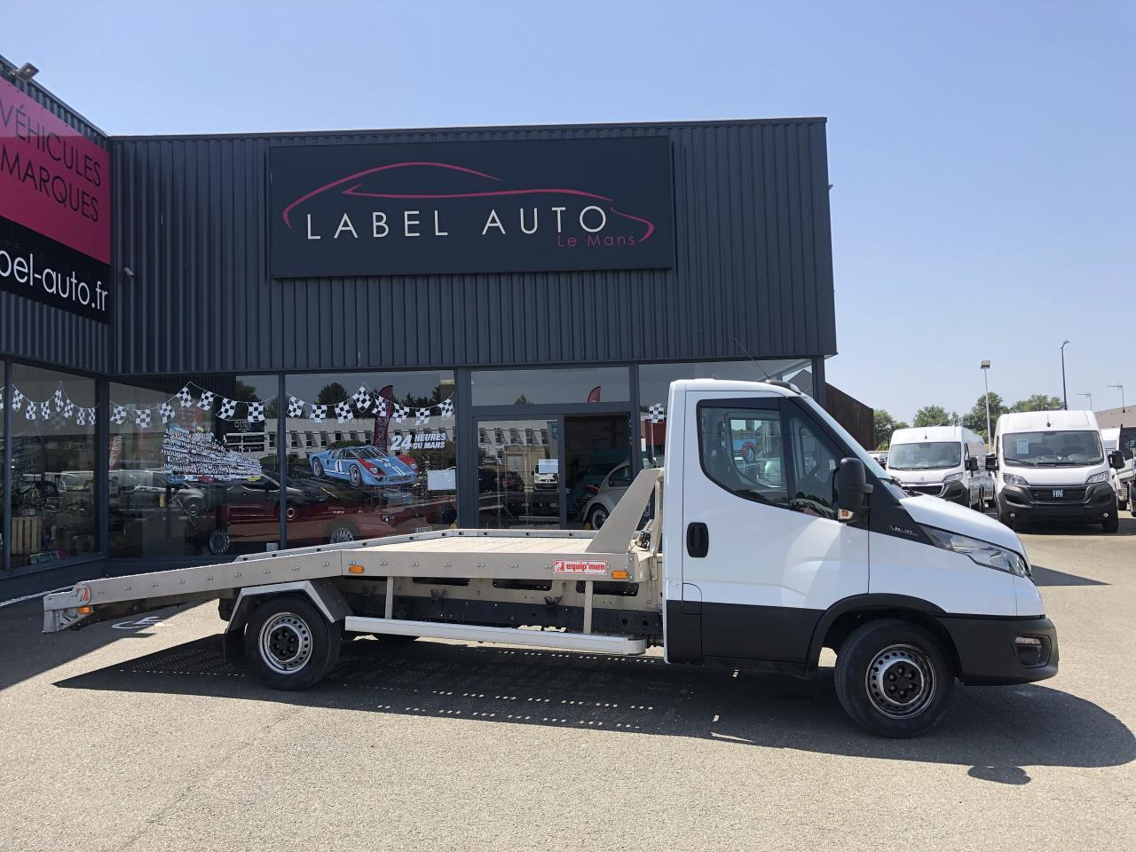Iveco Daily IVECO PORTE VOITURE DEPANNEUSE 35 S 16 3L0 160 CH EMPATTEMENT 4100 PLATEAU FIX'ALU EQUIP'M - شاحنة نقل سيارات شاحنة: صورة 1 Iveco Daily IVECO PORTE VOITURE DEPANNEUSE 35 S 16 3L0 160 CH EMPATTEMENT 4100 PLATEAU FIX'ALU EQUIP'M - شاحنة نقل سيارات شاحنة: صورة 1