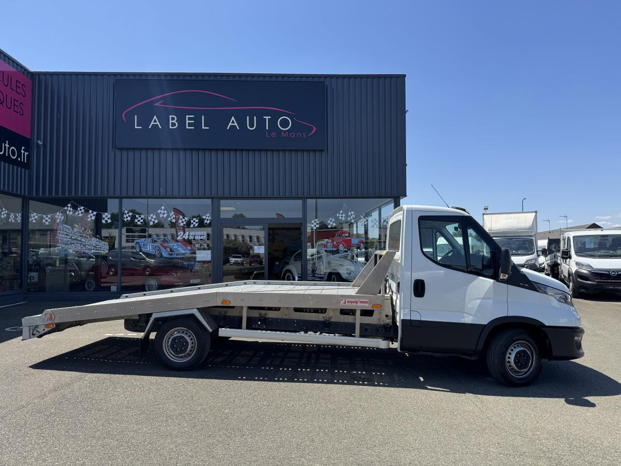 Iveco Daily IVECO PORTE VOITURE DEPANNEUSE 35 S 16 3L0 160 CH EMPATTEMENT 4100 PLATEAU FIX ALU EQUIP - شاحنة سحب: صورة 1 Iveco Daily IVECO PORTE VOITURE DEPANNEUSE 35 S 16 3L0 160 CH EMPATTEMENT 4100 PLATEAU FIX ALU EQUIP - شاحنة سحب: صورة 1