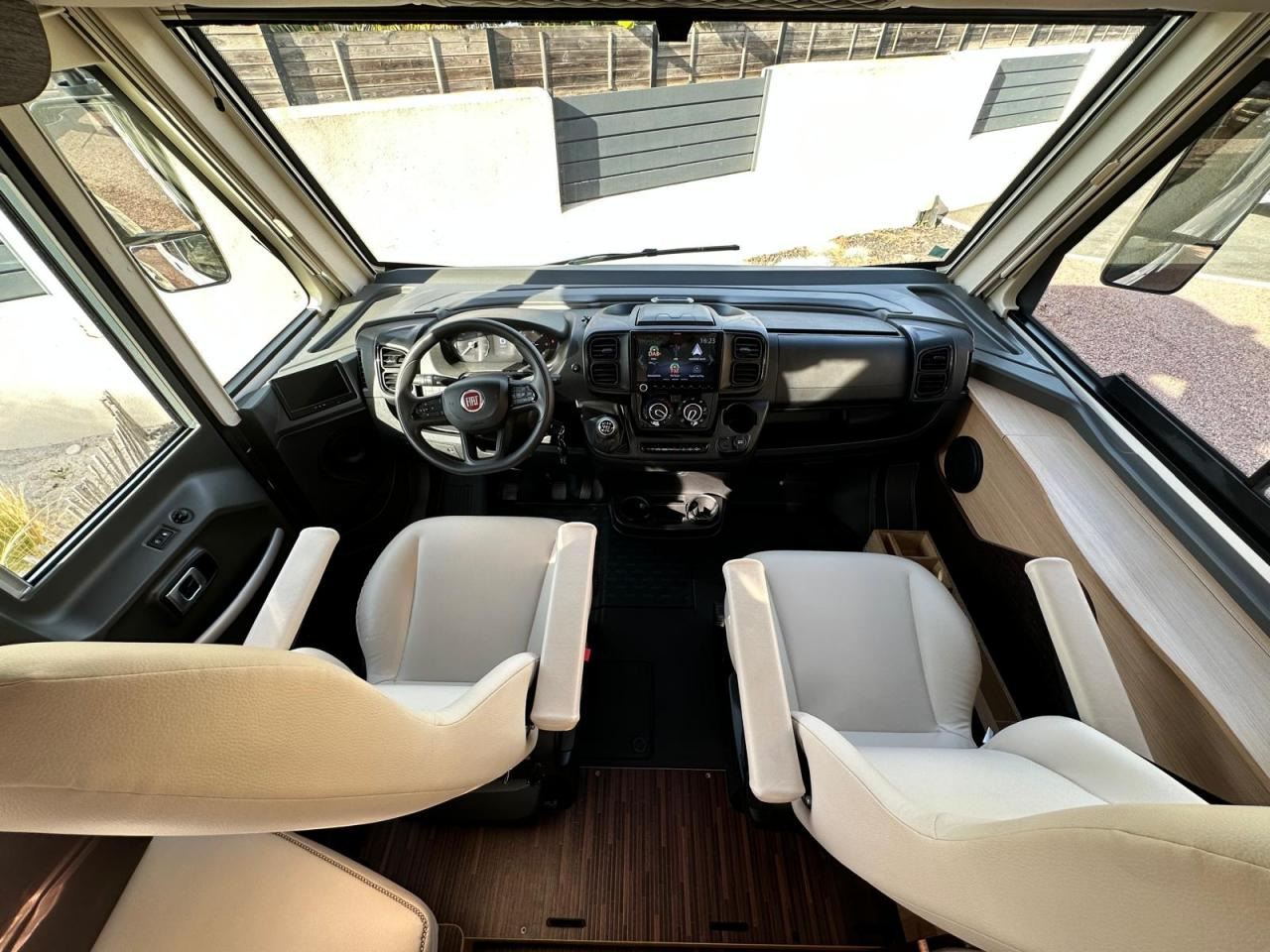 MC LOUIS NEVIS 281 - موتر هوم متكامل: صورة 5 MC LOUIS NEVIS 281 - موتر هوم متكامل: صورة 5