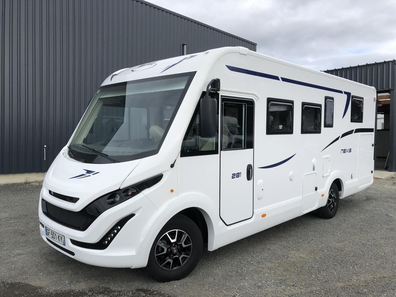 MC LOUIS NEVIS 281 - موتر هوم متكامل: صورة 1 MC LOUIS NEVIS 281 - موتر هوم متكامل: صورة 1