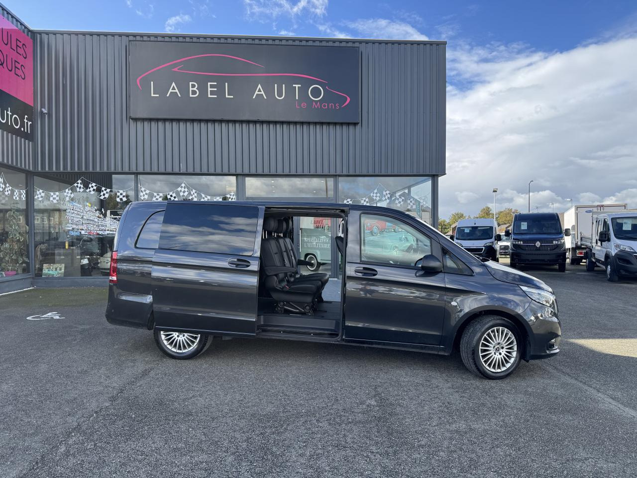 MERCEDES Vito TOURER Extra Long 3.05t 119 CDI BlueEfficiency - BVA 9G-Tronic Propulsion  MIXTO - BM 447 first - فان: صورة 1 MERCEDES Vito TOURER Extra Long 3.05t 119 CDI BlueEfficiency - BVA 9G-Tronic Propulsion  MIXTO - BM 447 first - فان: صورة 1