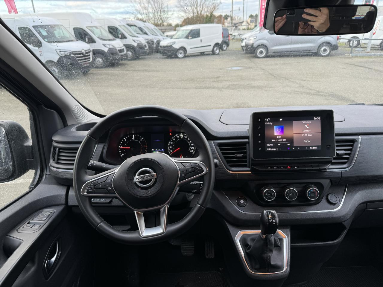 Nissan NV300 N-Connecta 3.0t L2H1 2.0 dCi - 150 - Stop/Start COMBI Combi L2H1 PHASE 2 - سيارة: صورة 4 Nissan NV300 N-Connecta 3.0t L2H1 2.0 dCi - 150 - Stop/Start COMBI Combi L2H1 PHASE 2 - سيارة: صورة 4