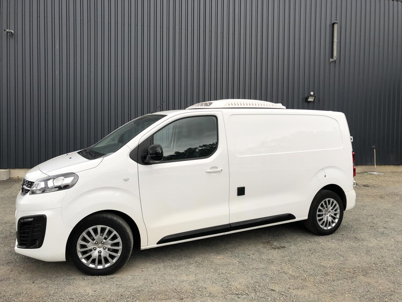 OPEL VIVARO 2.0 D 145CH FRIGORIFIQUE POSITIF THERMOKING - شاحنة مُبرّدة للتوصيل: صورة 2 OPEL VIVARO 2.0 D 145CH FRIGORIFIQUE POSITIF THERMOKING - شاحنة مُبرّدة للتوصيل: صورة 2