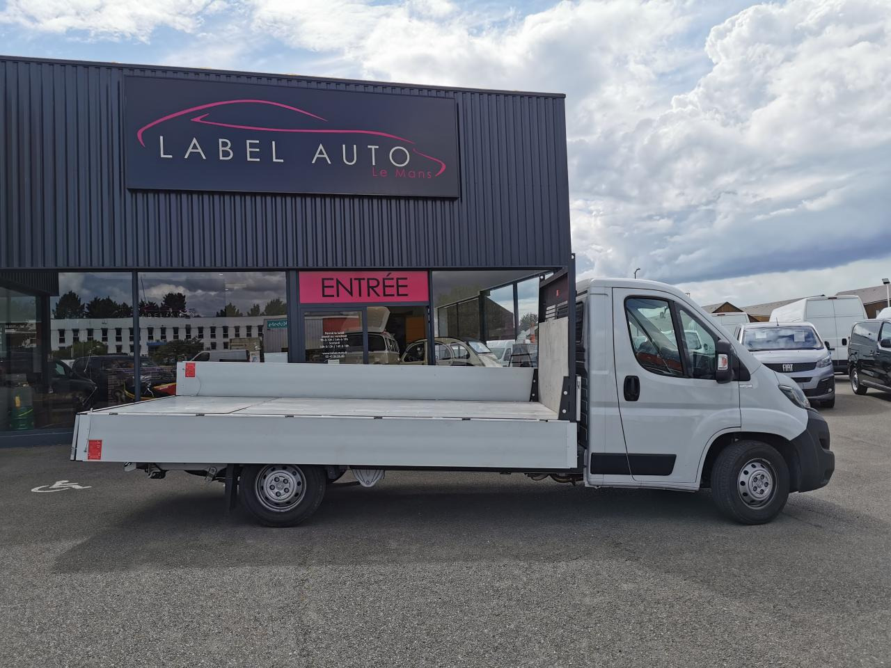 PEUGEOT BOXER 3T5 PLATEAU 4M20 2.2 HDI 140CH - شاحنة مفتوحة: صورة 3 PEUGEOT BOXER 3T5 PLATEAU 4M20 2.2 HDI 140CH - شاحنة مفتوحة: صورة 3