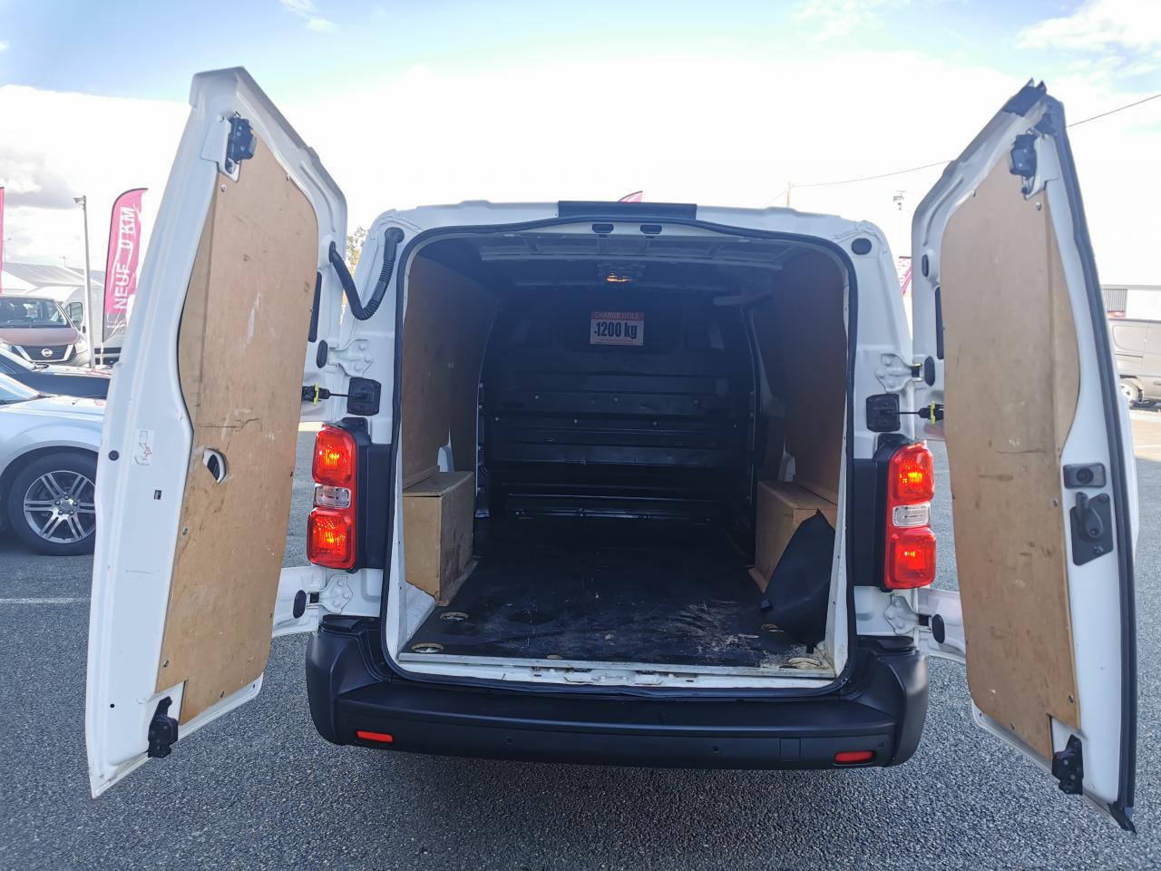 PEUGEOT EXPERT LONG 2.0 HDI 145CH ASPHALT - فان: صورة 5 PEUGEOT EXPERT LONG 2.0 HDI 145CH ASPHALT - فان: صورة 5