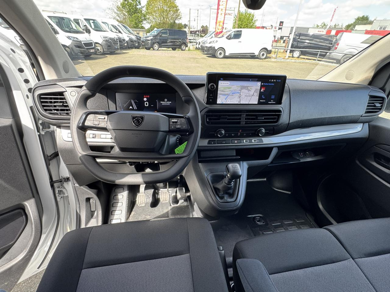 PEUGEOT Expert M 2.0 BlueHDi - 145 III FOURGON Fourgon PHASE 2 - فان: صورة 4 PEUGEOT Expert M 2.0 BlueHDi - 145 III FOURGON Fourgon PHASE 2 - فان: صورة 4