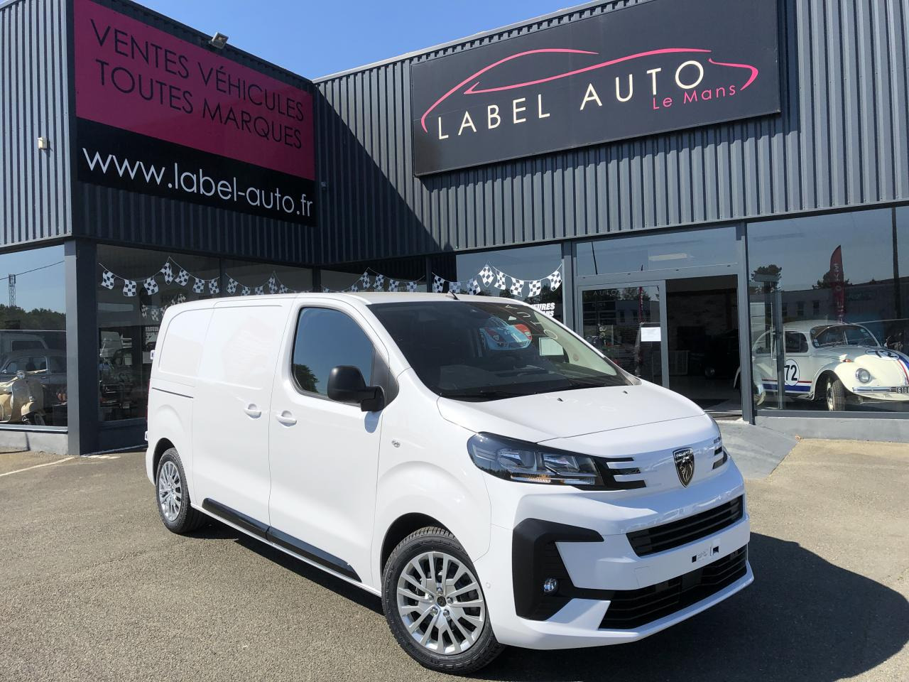 PEUGEOT Expert M 2.0 BlueHDi - 145 S&S - BV EAT8 III FOURGON Fourgon PHASE 2 - فان: صورة 1 PEUGEOT Expert M 2.0 BlueHDi - 145 S&S - BV EAT8 III FOURGON Fourgon PHASE 2 - فان: صورة 1