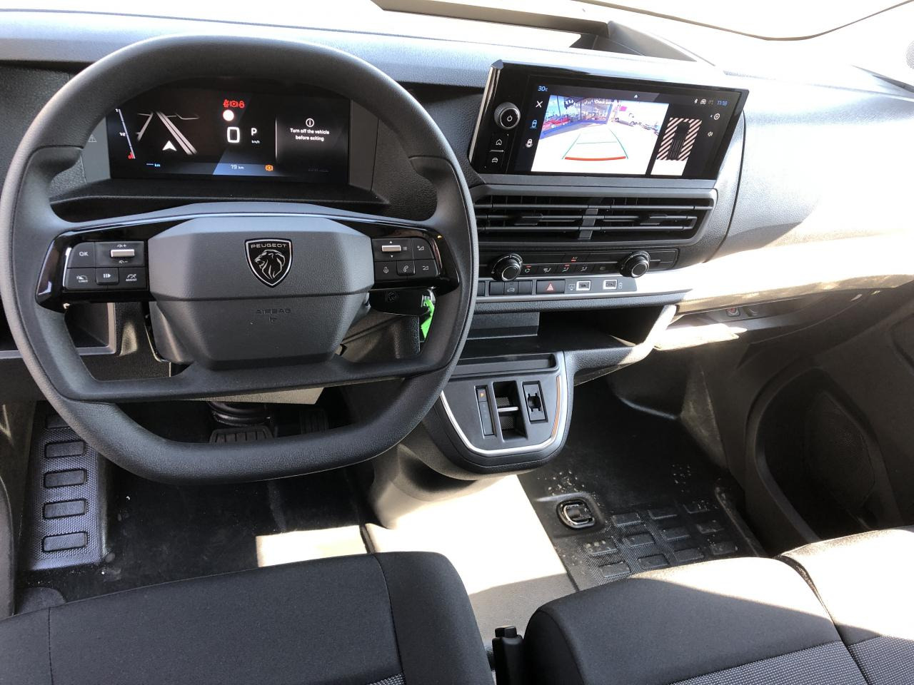 PEUGEOT Expert M 2.0 BlueHDi - 180 S&S - BV EAT8 III FOURGON Fourgon PHASE 2 - فان: صورة 4 PEUGEOT Expert M 2.0 BlueHDi - 180 S&S - BV EAT8 III FOURGON Fourgon PHASE 2 - فان: صورة 4