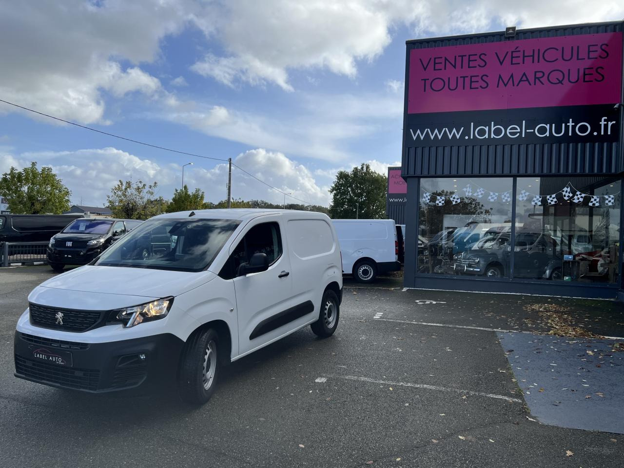 فان PEUGEOT Partner Standard 1.5 BlueHDi 130 CH 3 places Asphalt FOURGON: صورة 6