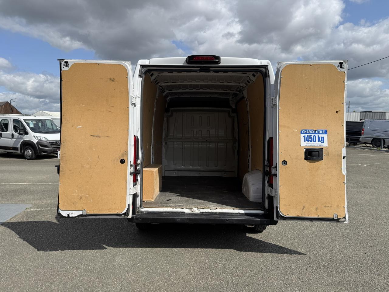 PEUGEOT boxer 333 L2H2 2.2 BLUEHDI S&S 140CH ASPHALT - فان: صورة 2 PEUGEOT boxer 333 L2H2 2.2 BLUEHDI S&S 140CH ASPHALT - فان: صورة 2