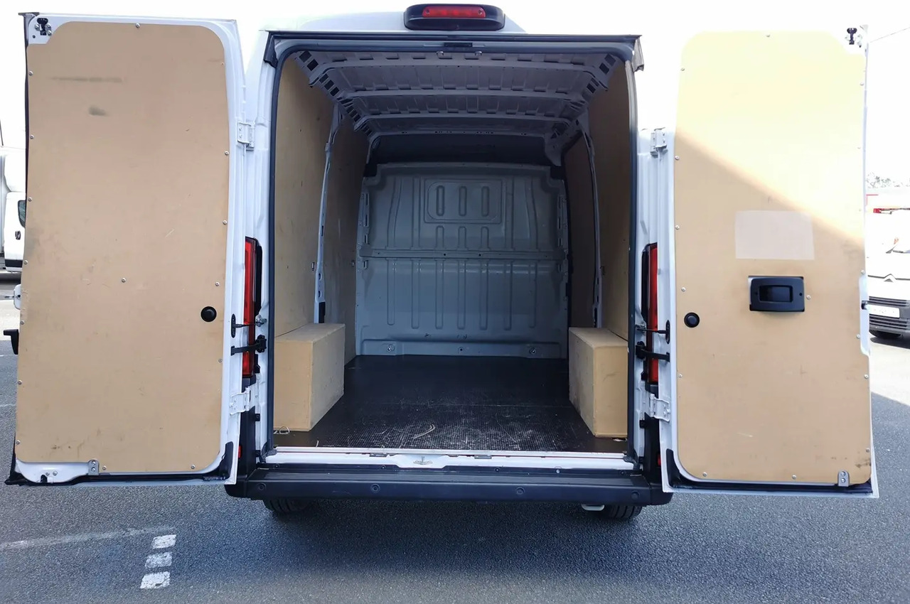 Peugeot Boxer 333 L2H2 2.2 BLUEHDI S&S 140CH ASPHALT - فان: صورة 3 Peugeot Boxer 333 L2H2 2.2 BLUEHDI S&S 140CH ASPHALT - فان: صورة 3