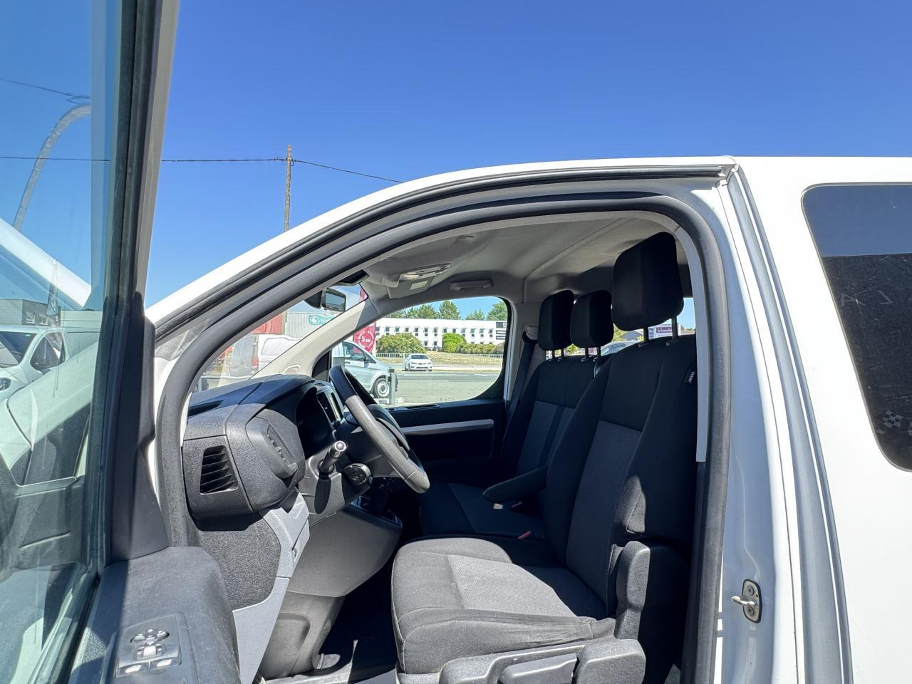 Peugeot Expert Standard 2.0 BlueHDI 150 S&S CABINE APPROFONDIE 6 PLACES - الشاحنات الصغيرة كابينة مزدوجة: صورة 4 Peugeot Expert Standard 2.0 BlueHDI 150 S&S CABINE APPROFONDIE 6 PLACES - الشاحنات الصغيرة كابينة مزدوجة: صورة 4