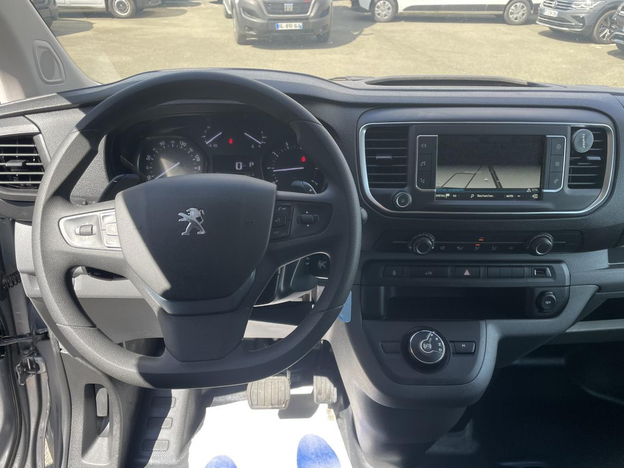 Peugeot Expert Standard 2.0 BlueHDI -180CH EAT8 ASPHALT - فان: صورة 4 Peugeot Expert Standard 2.0 BlueHDI -180CH EAT8 ASPHALT - فان: صورة 4