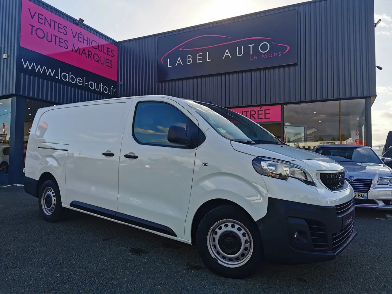 Peugeot Expert XL 2.0 BLUEHDI 145CH S&S PACK ASPHALT - فان: صورة 1 Peugeot Expert XL 2.0 BLUEHDI 145CH S&S PACK ASPHALT - فان: صورة 1