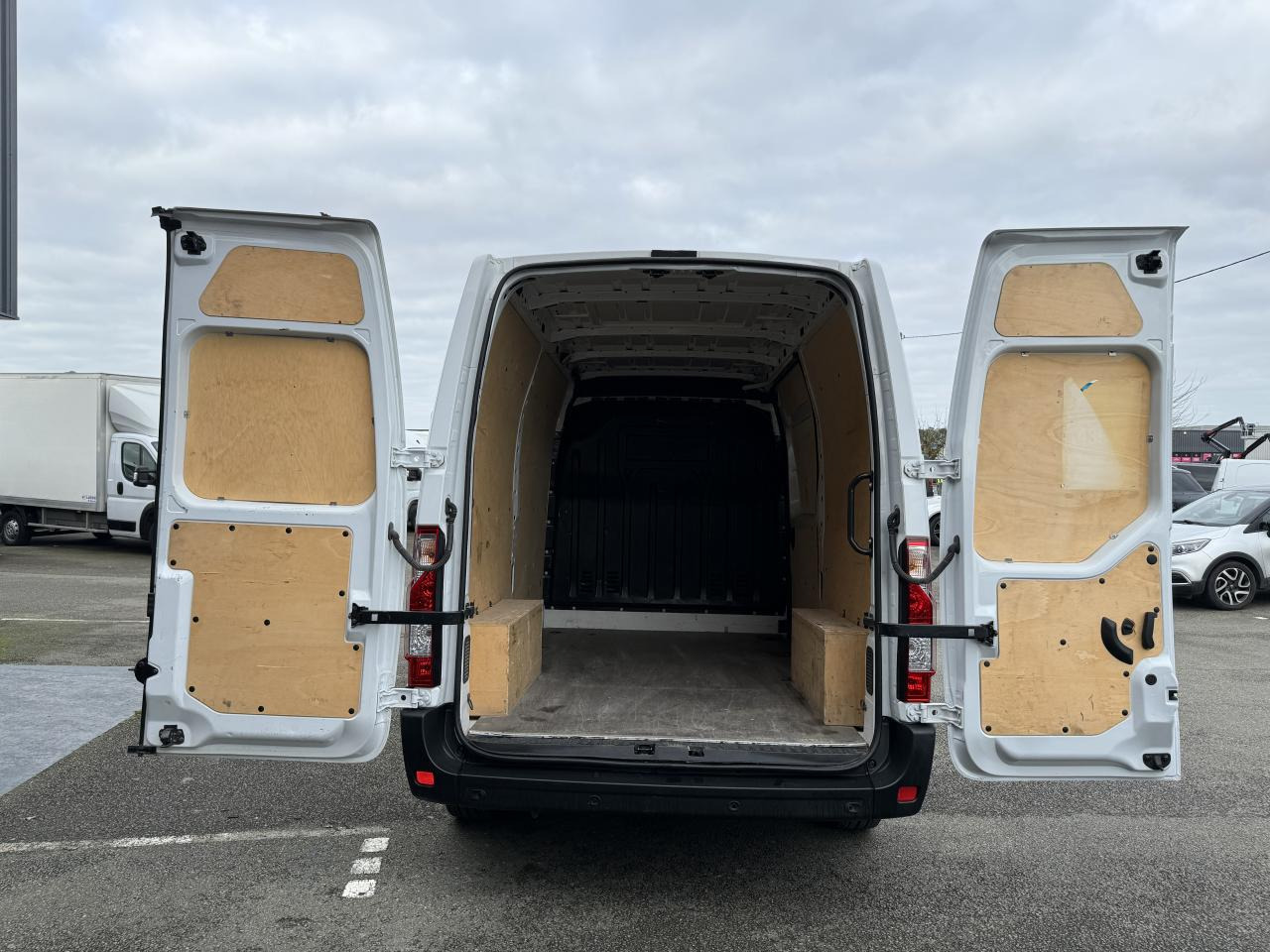 RENAULT MASTER 3T3 L2H2 2.3 DCI 135CH CONFORT - فان: صورة 3 RENAULT MASTER 3T3 L2H2 2.3 DCI 135CH CONFORT - فان: صورة 3