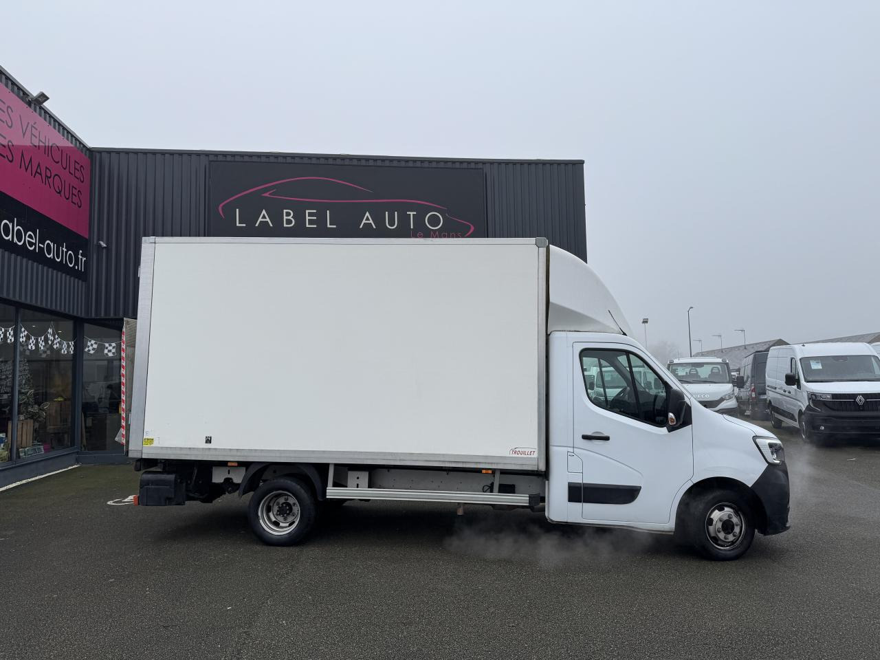 RENAULT MASTER 3T5 CAISSE 20M3 HAYON 2.3 DCI 145CH GRAND CONFORT - شاحنة مغلقة الصندوق: صورة 1 RENAULT MASTER 3T5 CAISSE 20M3 HAYON 2.3 DCI 145CH GRAND CONFORT - شاحنة مغلقة الصندوق: صورة 1