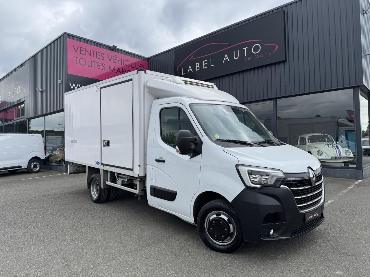RENAULT MASTER 3T5 CAISSE FRIGO 2.3 DCI 165CH GRAND CONFORT - شاحنة مُبرّدة للتوصيل: صورة 2 RENAULT MASTER 3T5 CAISSE FRIGO 2.3 DCI 165CH GRAND CONFORT - شاحنة مُبرّدة للتوصيل: صورة 2