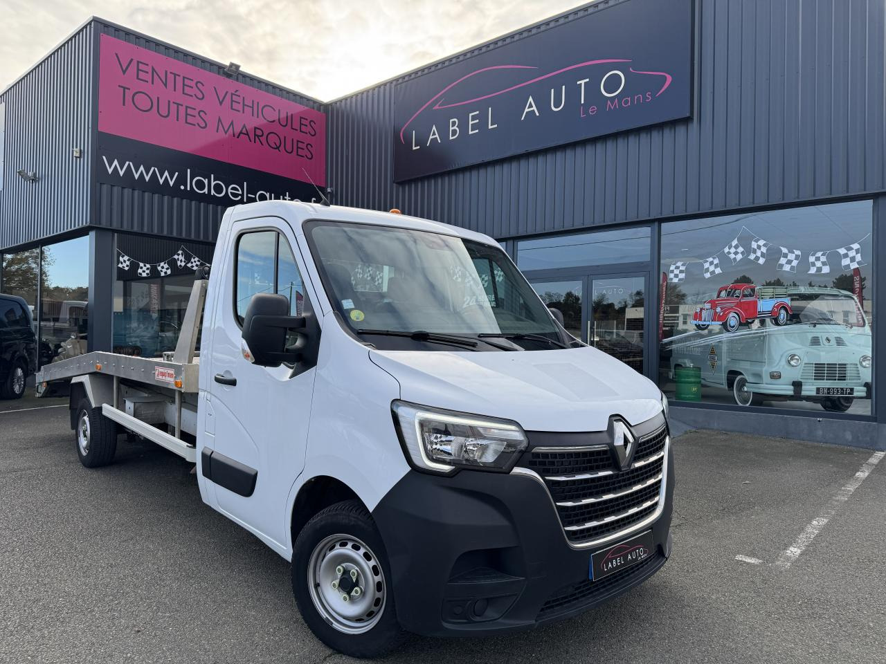 RENAULT Master Confort F3500 L3 2.3 dCi - 130 ch L3 Traction Dépanneuse porte voiture - جرار السحب الكهربائي: صورة 2 RENAULT Master Confort F3500 L3 2.3 dCi - 130 ch L3 Traction Dépanneuse porte voiture - جرار السحب الكهربائي: صورة 2