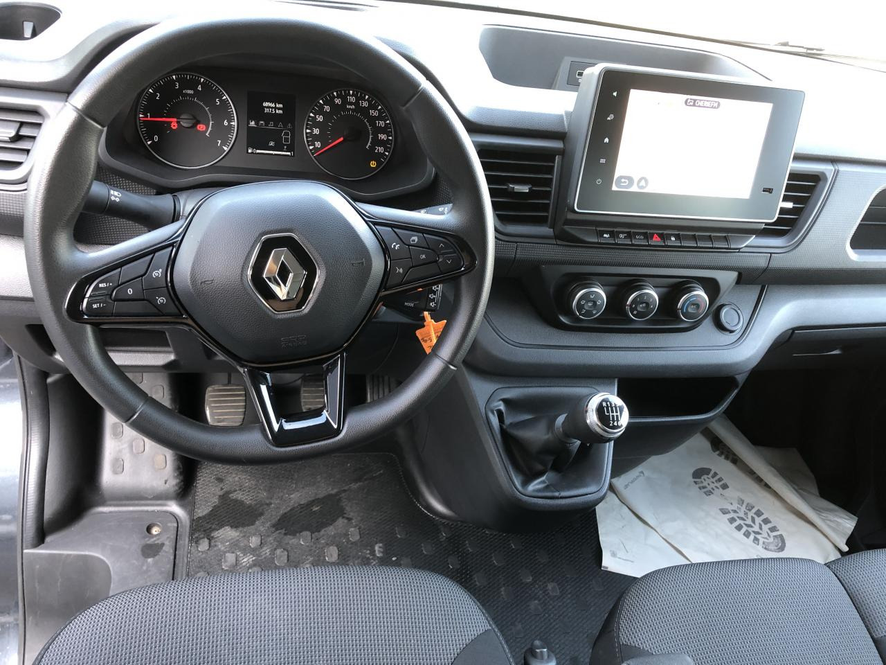 RENAULT Trafic L2 2.0 Energy dCi - 150 - S&S III COMBI Combi Zen L2H1 PHASE 3 - ميكروباص: صورة 3 RENAULT Trafic L2 2.0 Energy dCi - 150 - S&S III COMBI Combi Zen L2H1 PHASE 3 - ميكروباص: صورة 3