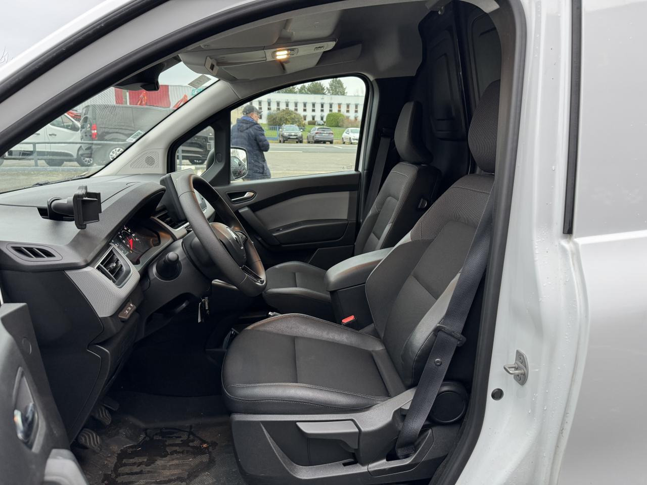 Renault Express 1.5 BLUE DCI 95CH CONFORT 22 - فان المدمجة: صورة 5 Renault Express 1.5 BLUE DCI 95CH CONFORT 22 - فان المدمجة: صورة 5